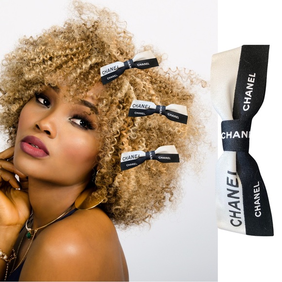 Authentic Chanel Gift Wrapping Ribbon on Barrette - Picture 5 of 16